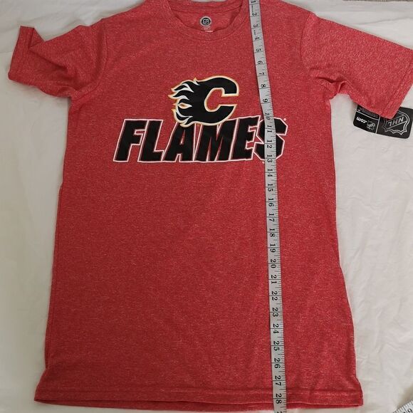 NHL Ladies Calgary Flames Logo  T-shirt Small Red - Picture 11 of 16